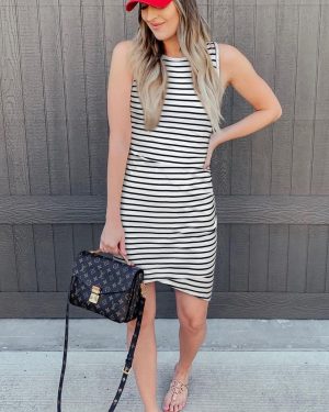 Women 2025 Summer Sleeveless Tank Dresses Crew Neck Slim Fit Short Casual Ruched Bodycon Party Club Mini Dress