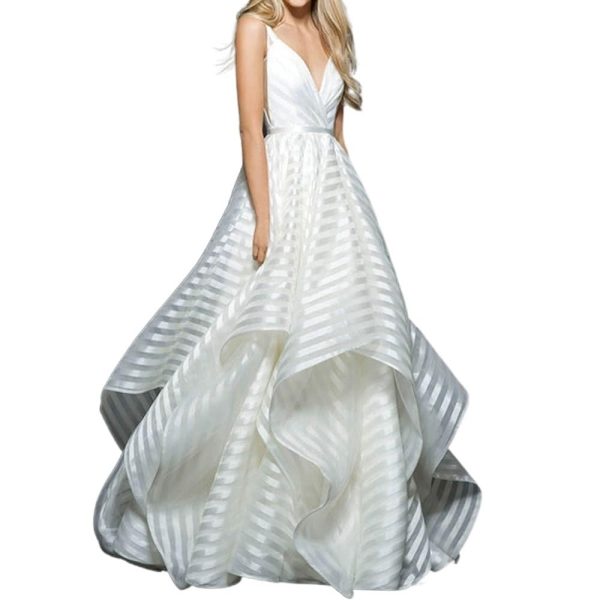 Backless Lace Mid Waist Small Train White Elegant Minimalist Maxi Wedding Dress Feminine Romantic Bridal Gown
