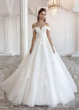 Lace Train Wedding Dress for Bride Aline Applique Bride Dress Long Tulle Off Shoulder Strapless