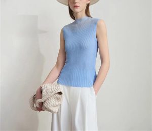Women's Mock Neck Knit Camisole - Double Curved Yarn Top for Sleeveless Elegance