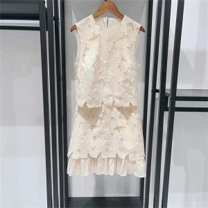 Women's 2025 Backless Lace Dress - Summer Ruffle Crewneck Elegant