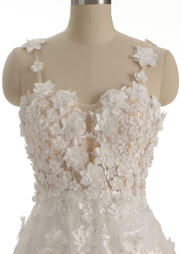 Lace Train Wedding Dress for Bride Aline Applique Bride Dress Long Tulle Off Shoulder Strapless