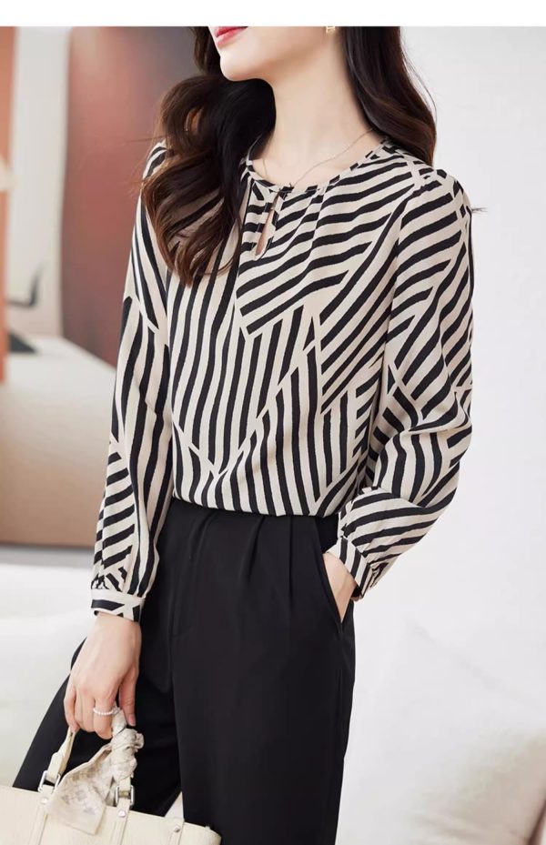 Ladies' Summer Long-Sleeved Chiffon Shirt Flowing for Work Travel Daily Elegant Blouse for Women